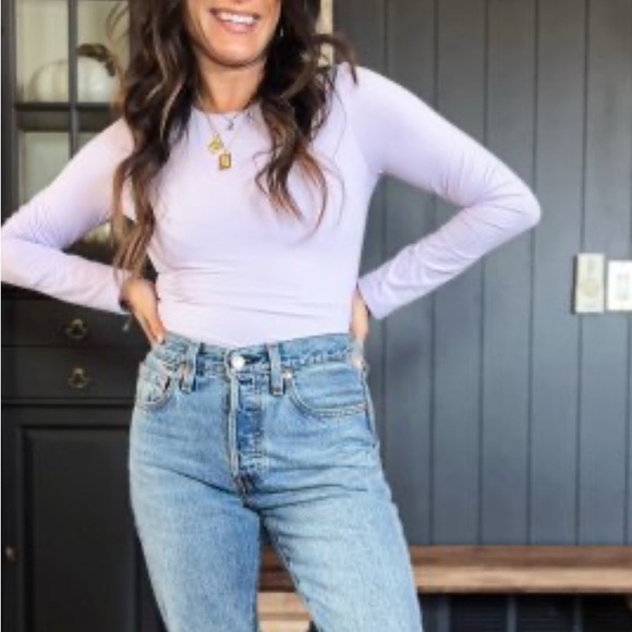 Levi's Women's Classic Blue Straight Jeans - Picture 4 of 6